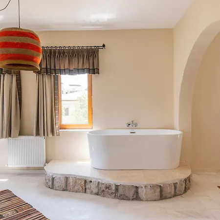 Cappadocia Aishe ギョレメ